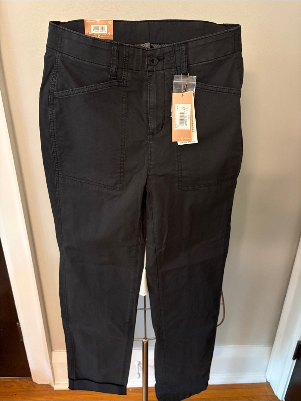 NWT- Denver Hayes Women’s Black high rise Straight-Leg utility